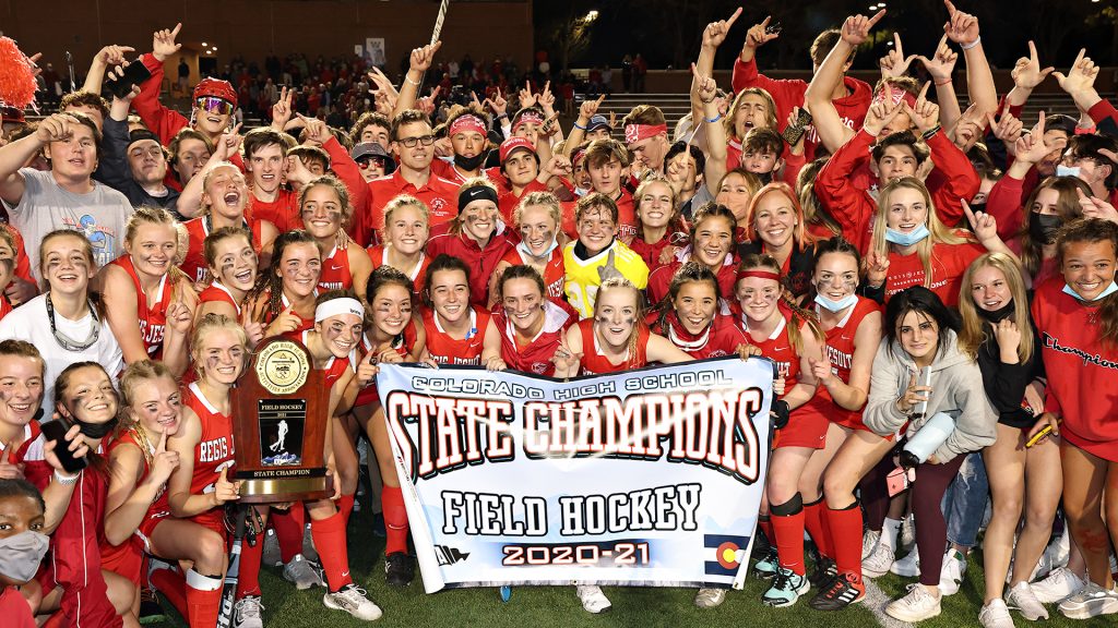 Regis Jesuit field hockey