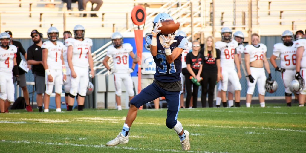 Ralston Valley sophomore Jackson Hansen makes a downfield catch.