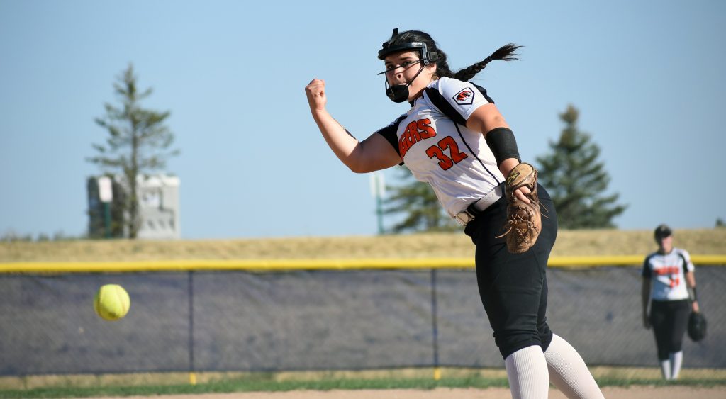 Softball: Lakewood vs Dakota Ridge