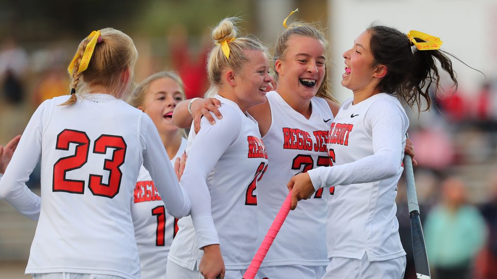 Regis Jesuit field hockey