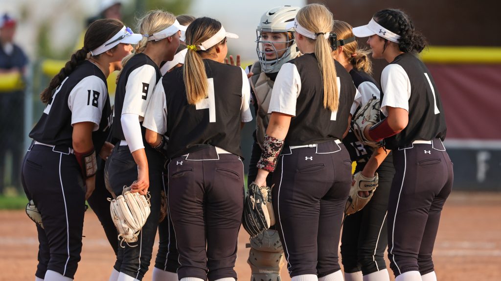 Horizon softball huddle 2021