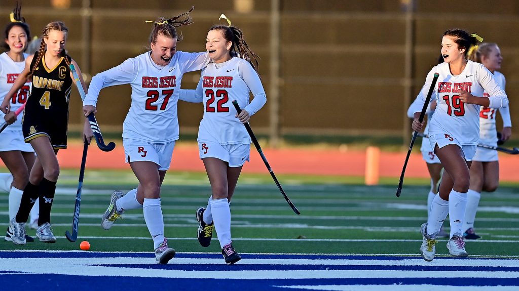 Regis Jesuit field hockey