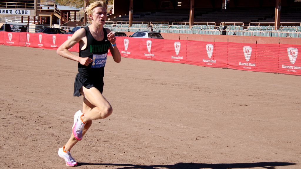 Niwot boys cross country Zane Bergen