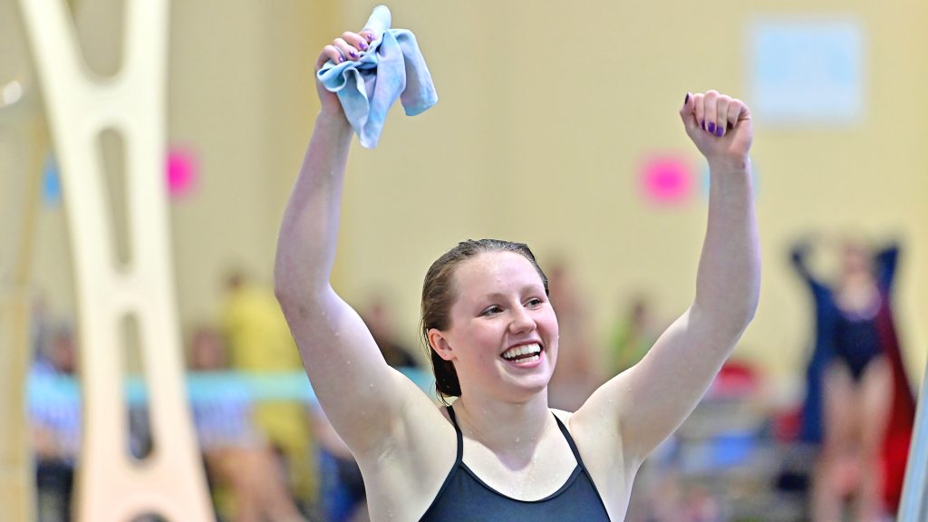 Victoria Sanders Discovery Canyon girls diving