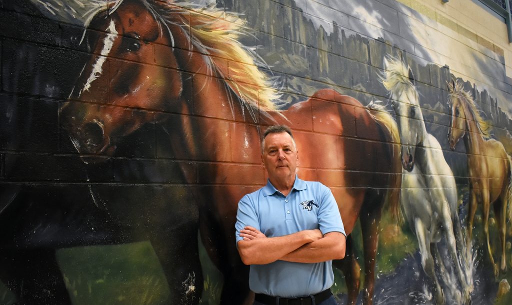 Ralston Valley coach Jeff Gomer retires