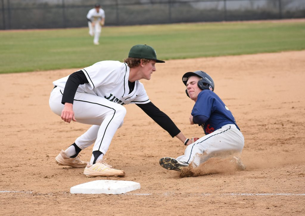 Baseball: Evergreen vs D'Evelyn