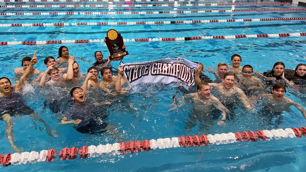 2022 boys swimming champions