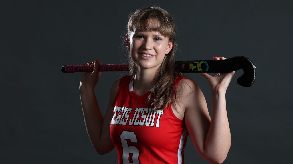 Regis Jesuit field hockey