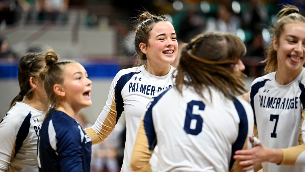 Palmer Ridge girls volleyball