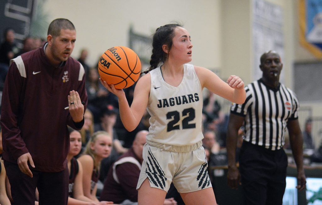 Girls Basketball: Golden vs D'Evelyn