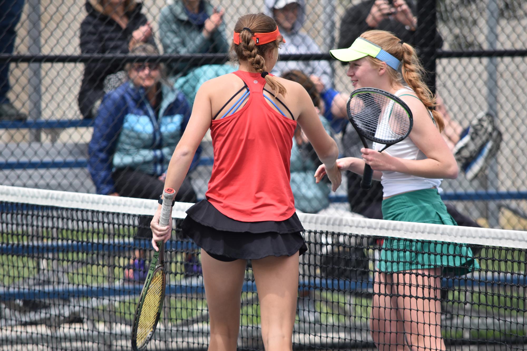 Colorado Academy's Anna Jordaan and D'Evelyn's Evelyn Oltmans