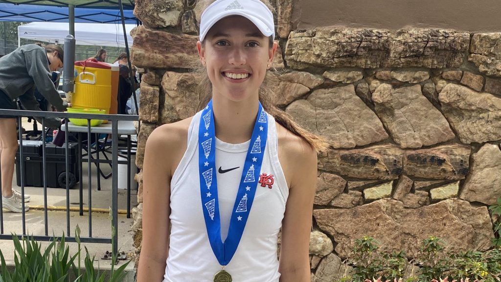 Lila Moldenhauer wins #1 singles at 4A girls tennis championships