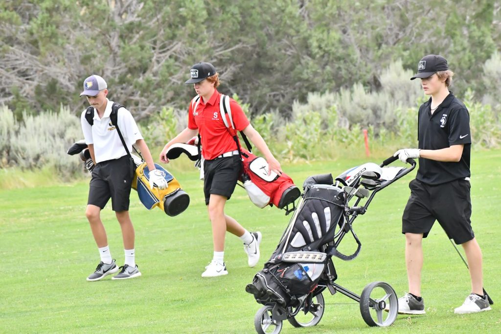 Golfers at the Rifle Bears Invitational