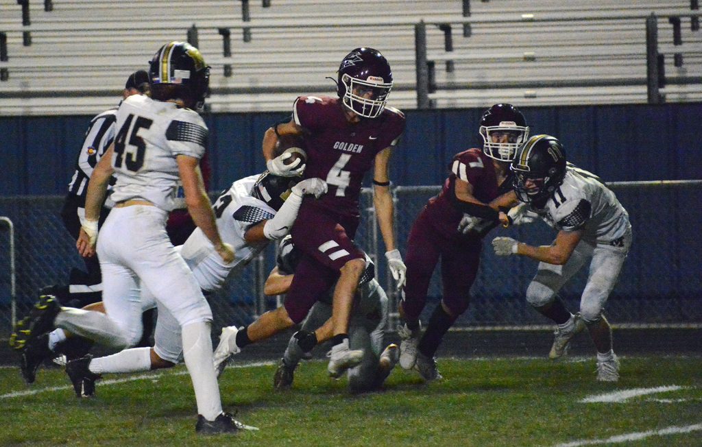 Football: Monarch vs Golden