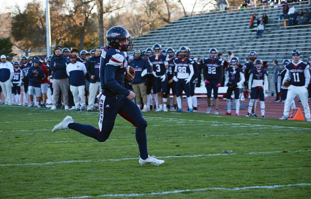 Football: TJ vs Dakota Ridge