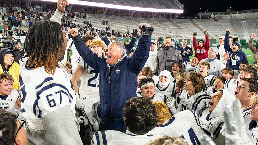 2023 Broncos Coach of the Year Andy Lowry