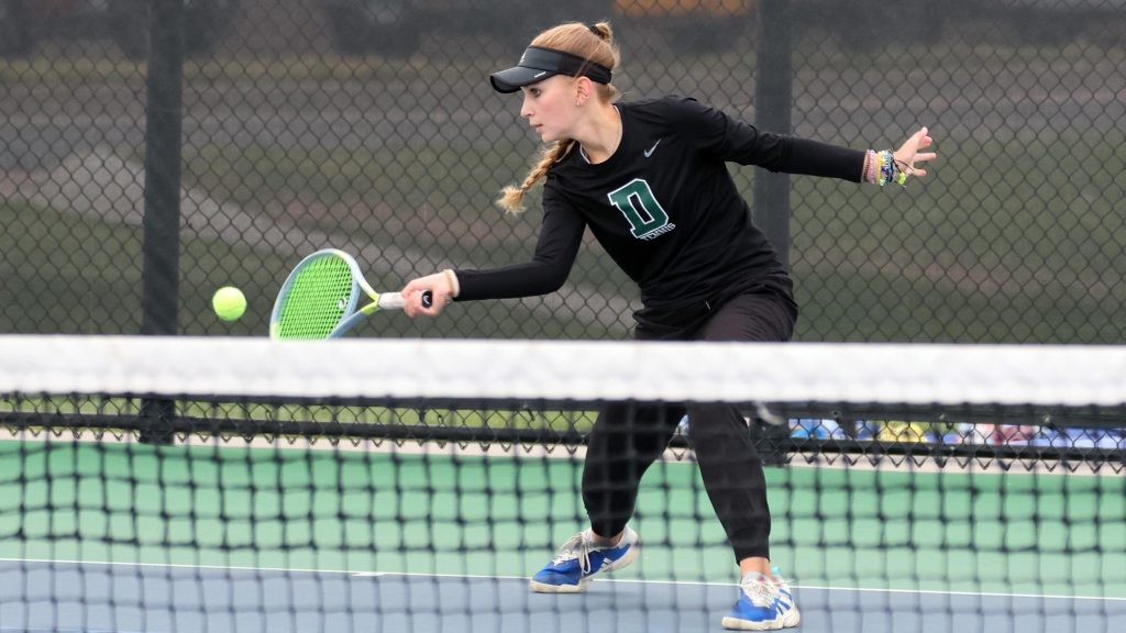 D'Evelyn's Nicole Celechovsky won #1 Singles