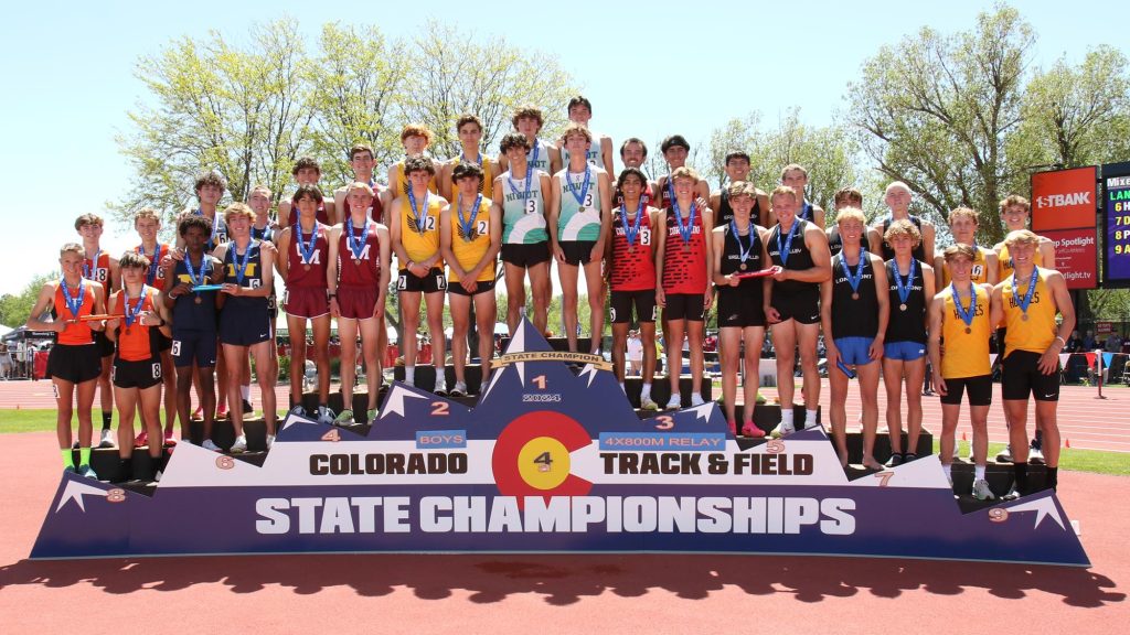 Boys 4A 4x800m Relay Champions