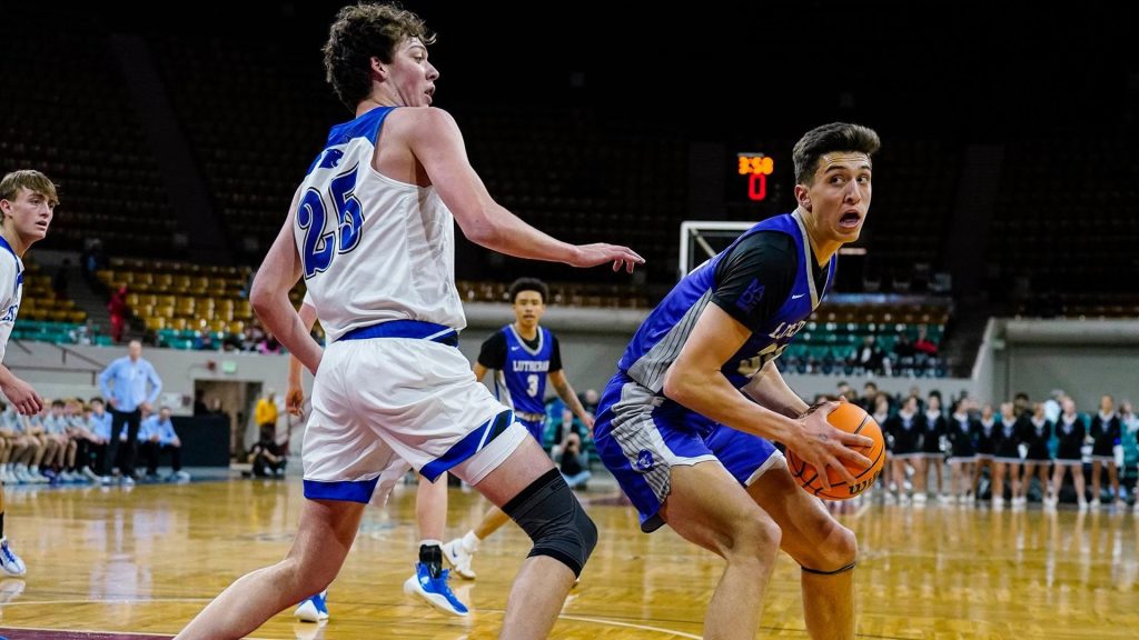 Kade Speckman looks to shoot in a 2023-24 game.