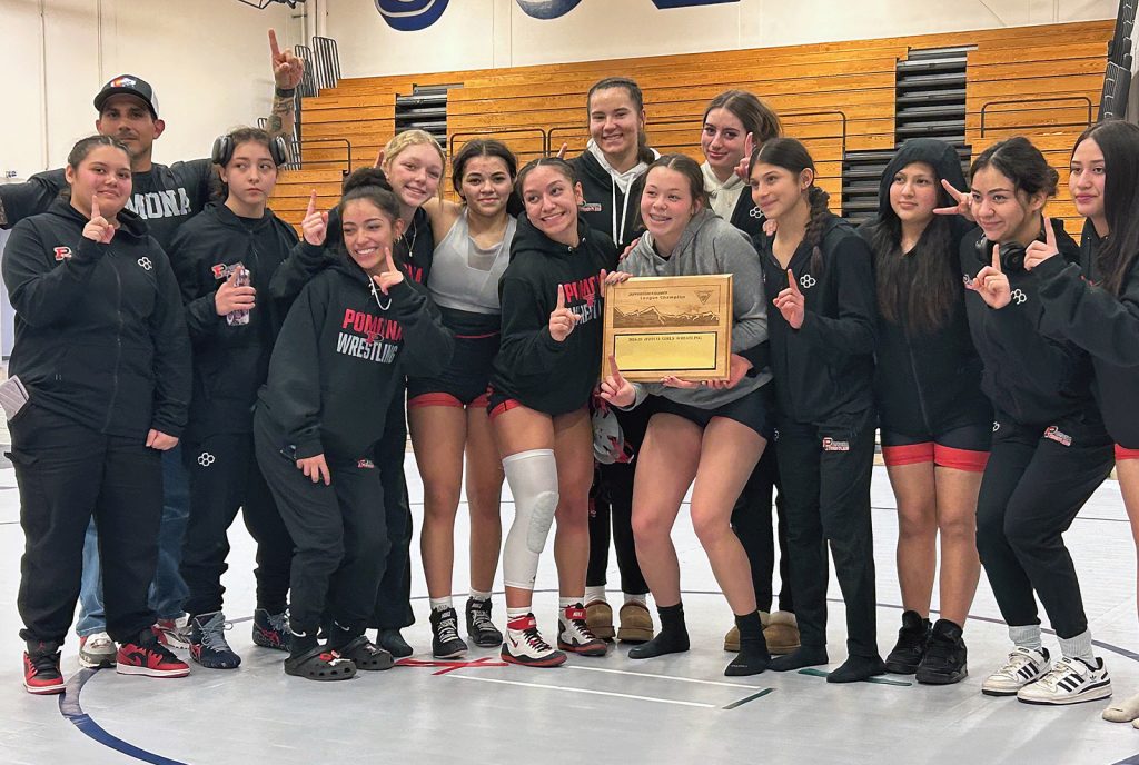 Pomona girls wrestling Jeffco League title