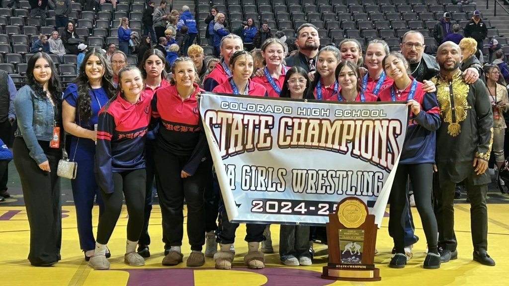 4A girls wrestling Pueblo Central