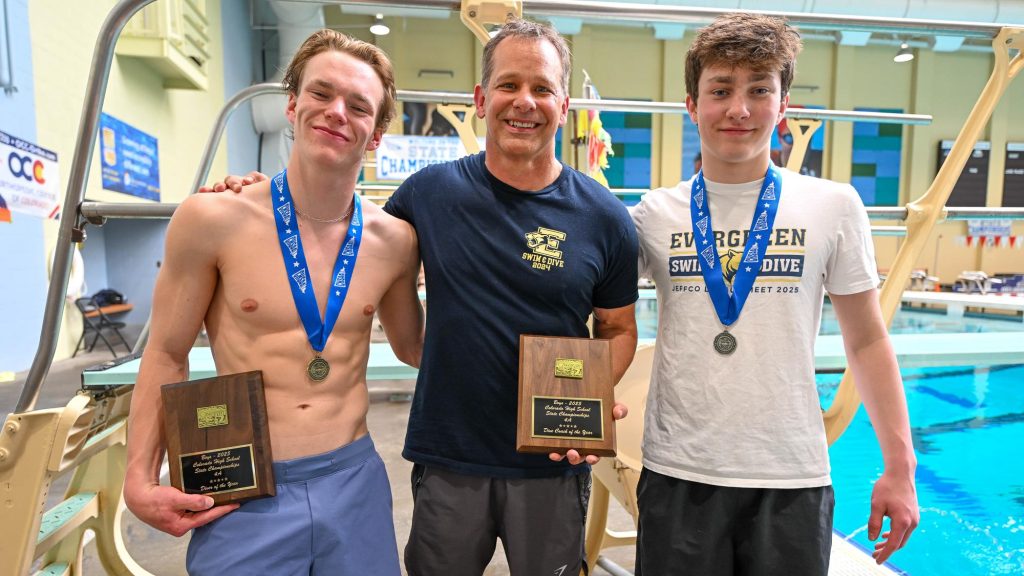 4A Diving - Evergreen Divers finish first and second