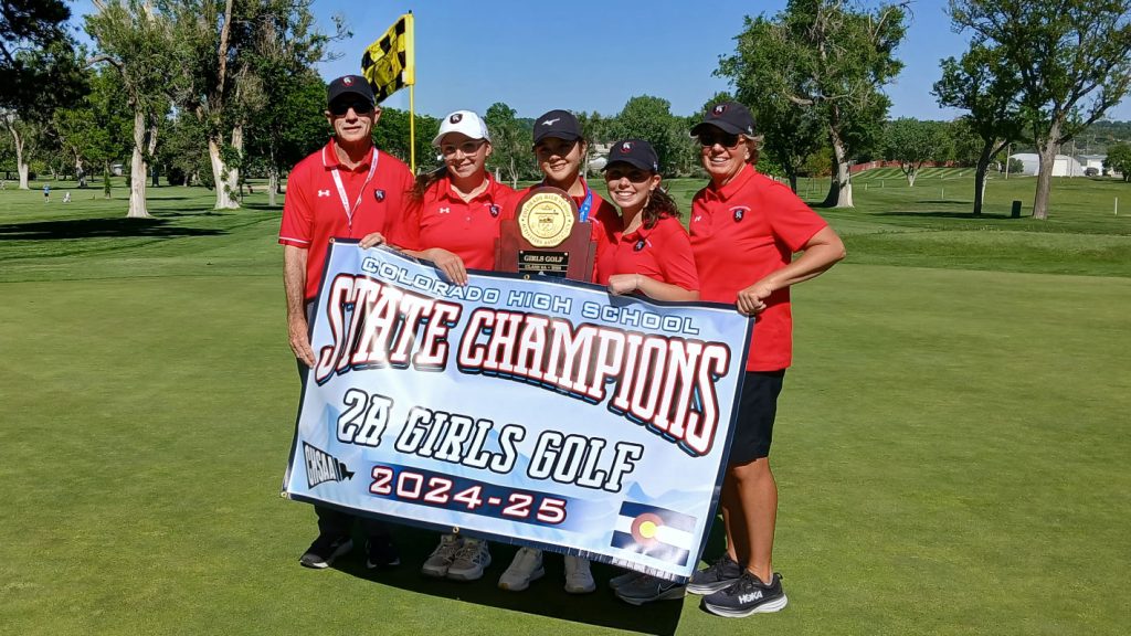 Colorado Academy team photo after winning the 2A girls golf state championship