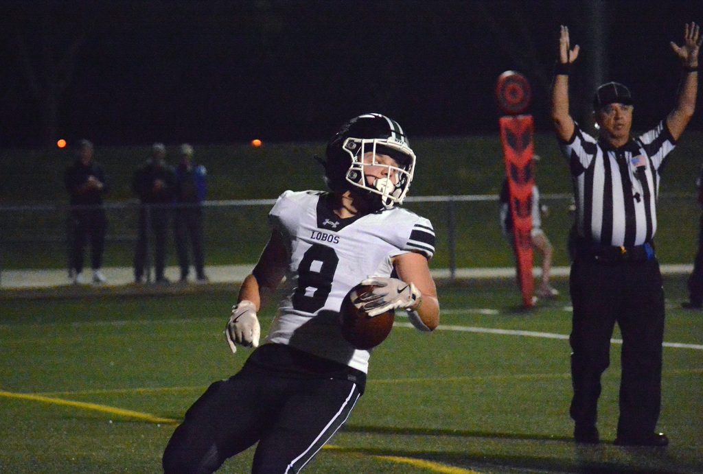 Football: Conifer vs D'Evelyn