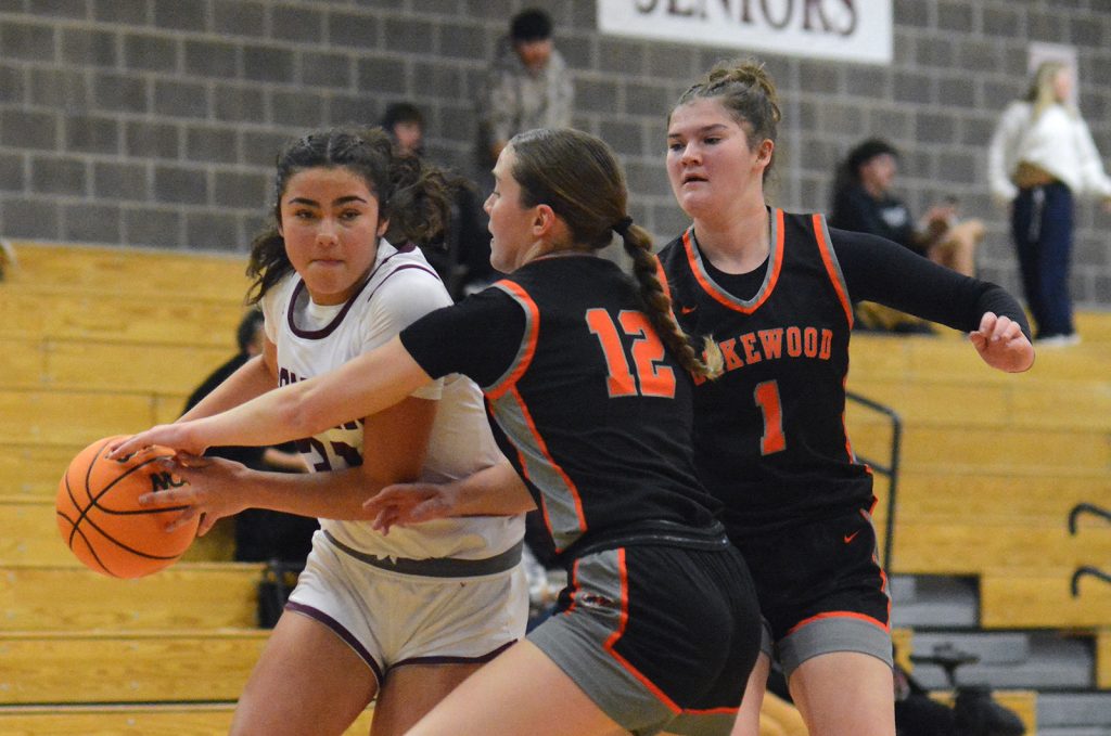 Girls Basketball: Lakewood vs Golden