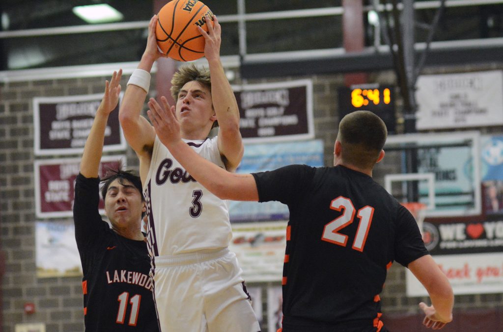 Boys Basketball: Lakewood vs Golden