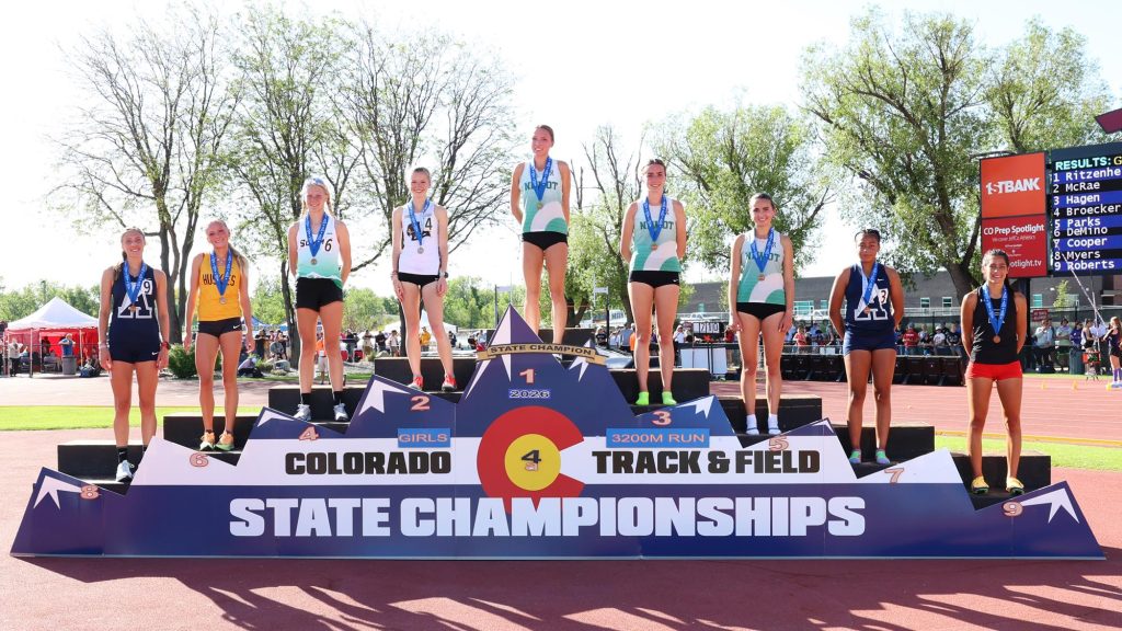 4A Girls Track - 3200